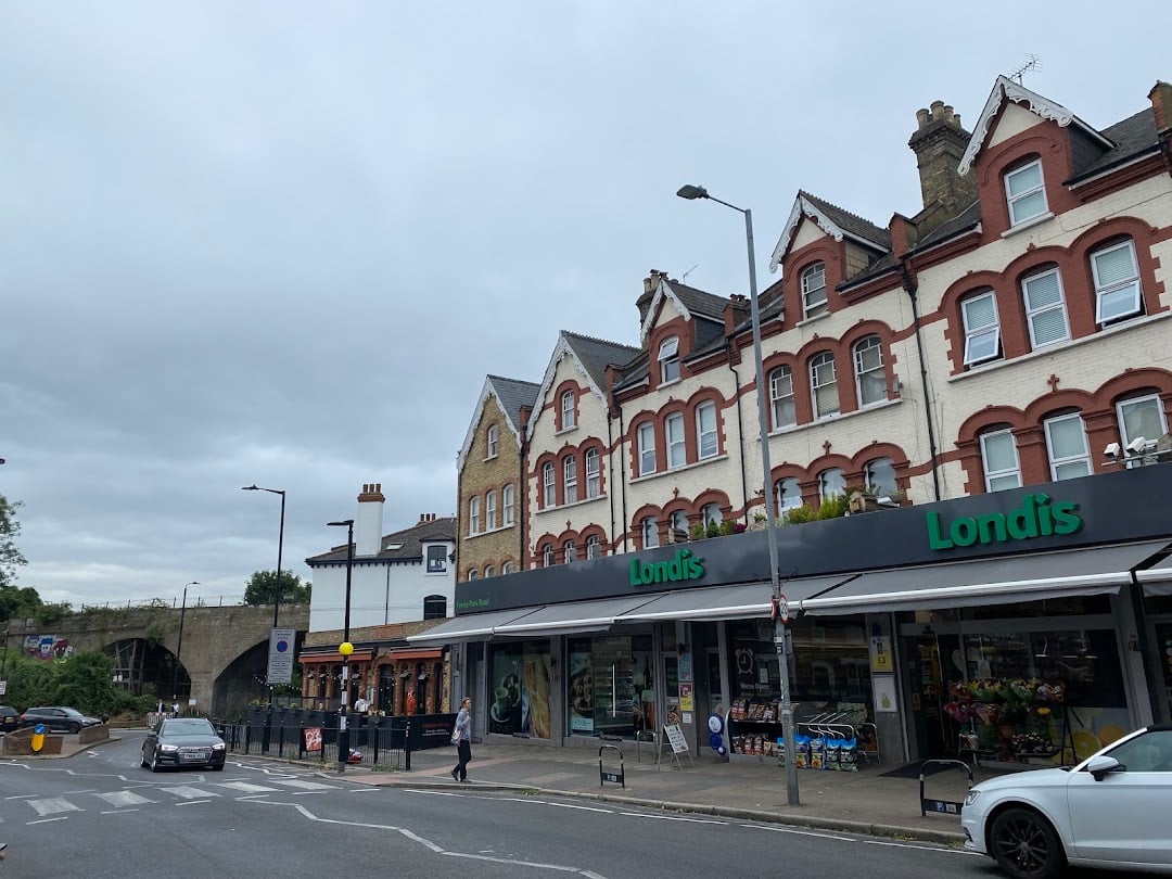 Londis Ferme Park Road